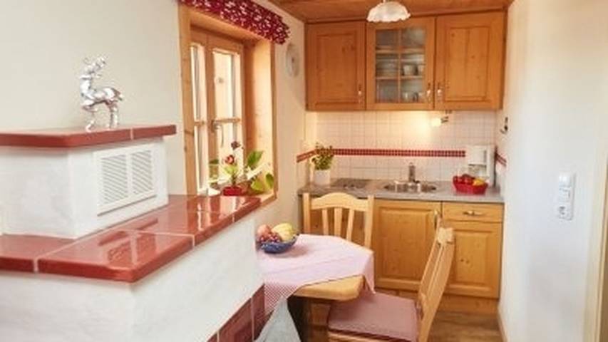 Ferienwohnung für 2 Personen, mit Garten und Ausblick sowie Sauna und Seeblick in Wertach