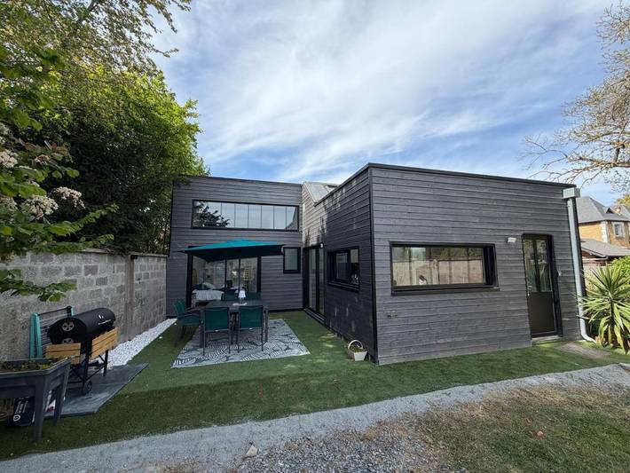 Location de vacances pour 6 personnes, avec jardin à Bénouville