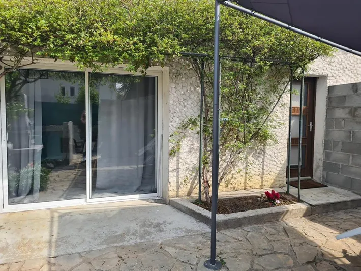 Apartamento de vacaciones para 7 personas, con jardín y piscina - 1