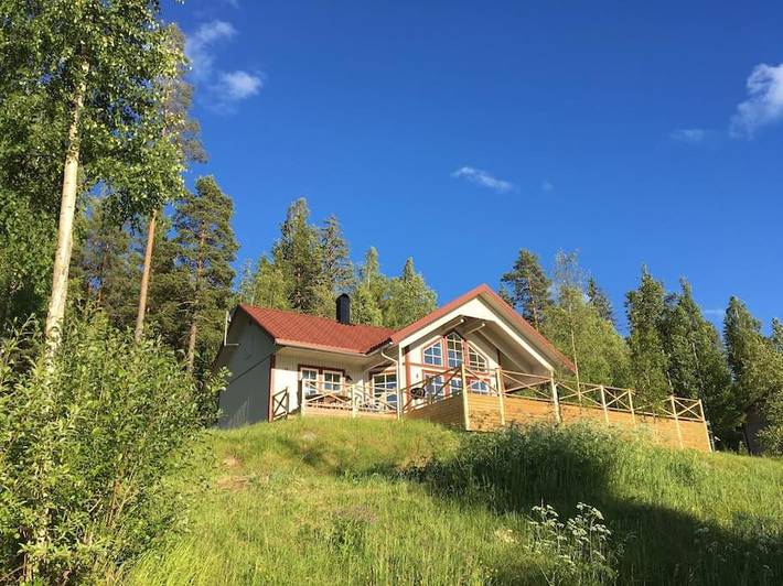 Villa för 8 Personer, med Balkong samt Terass och Trädgård och Bastu i Järvsö
