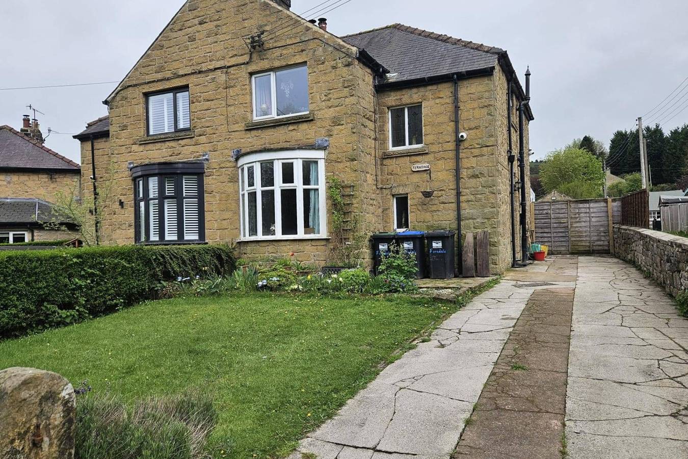 Tranquil Hope Valley Retreat with 3 Bedrooms in Stoney Middleton, Derbyshire