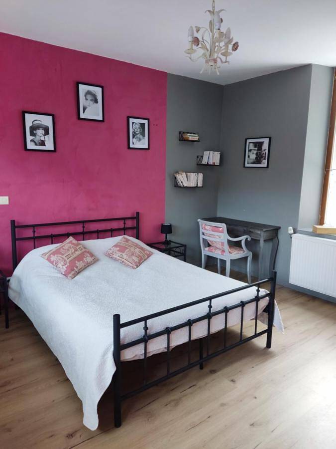 Location de vacances pour 3 personnes, avec jardin, adapté aux familles à Wignehies - 4