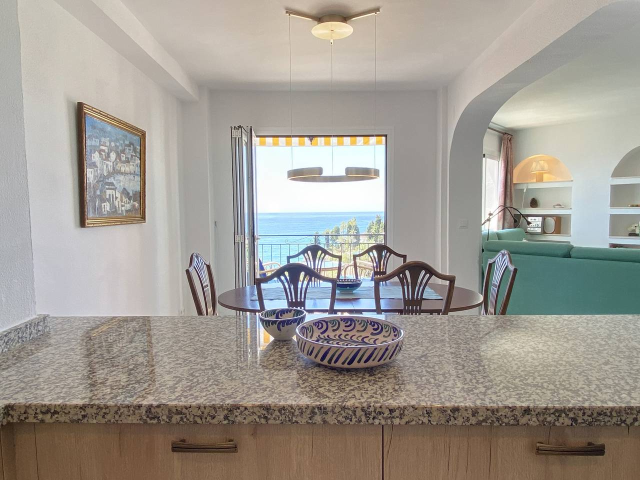 Appartement entier, Magnifique appart moderne à Nerja, proche mer avec Wi-Fi et clim in Playa Carabeíllo, Nerja