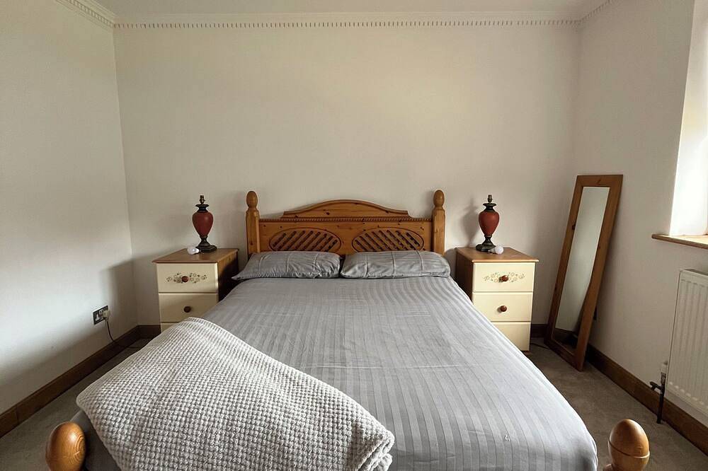 The Bungalow @ Palm Bay with hot tub and sauna. in Botany Bay, Kent