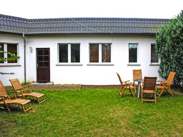 Bungalow für 4 Personen, mit Terrasse und Garten