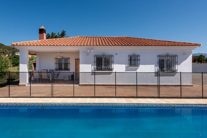 Casa rural para 6 personas, con jardín en Estepona - 2