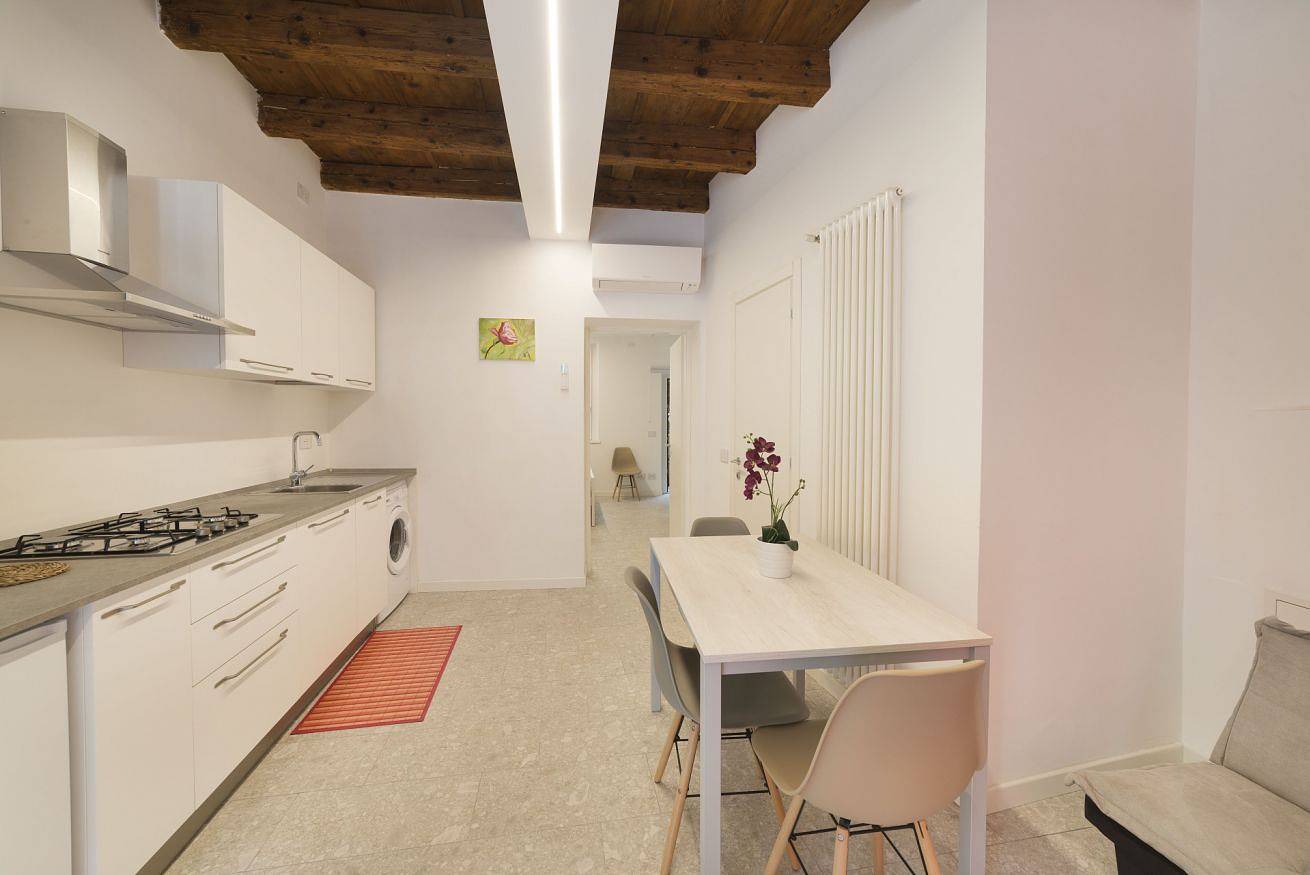 Entire apartment, Modern apartment with 3 sleeps. in Centro Storico di Verona, Verona