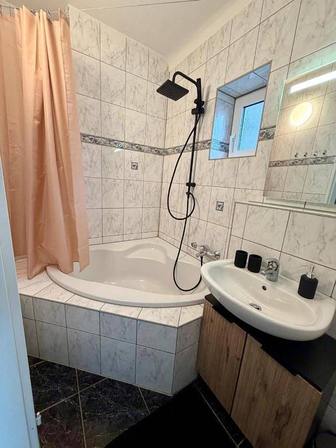 Appartement entier, Modernes Studio im Herzen von Würselen, gemütlich, zentral & mit Netflix in Würselen, Rhénanie