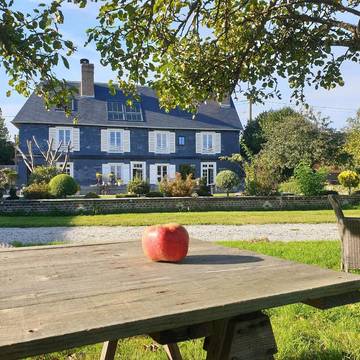 Chambre d’hôte pour 2 personnes, avec jardin ainsi que vue et terrasse à Saint-Martin-aux-Chartrains