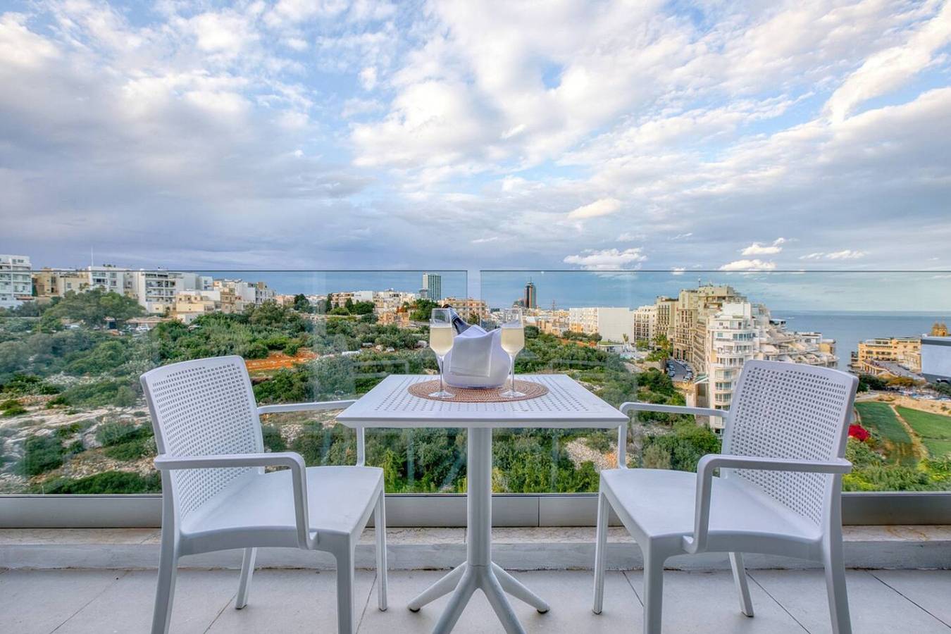 Geheel appartement, Balluta View Mansions — Rare Valley & Bay Views in San Giljan, Malta