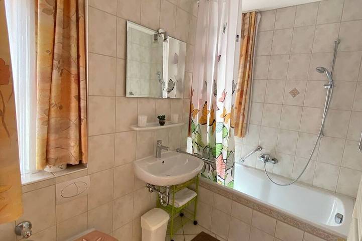 Ganze Wohnung, Ferienwohnung 1 - Ferienwohnungen Weitl, Haus St. Michael in Schliersee, Bayerische Alpen