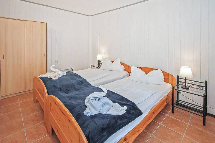 Bungalow für 4 Personen, mit Terrasse in Rheinsberg - 2