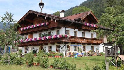Bauernhof für 6 Personen, mit Balkon und Ausblick, mit Haustier in Kössen