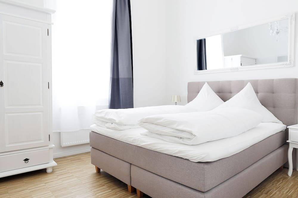 Ganze Wohnung, Sc 1 - Cozy Family & Business Flair welcomes you - Rockchair Apartments in Charlottenburg Berlin, Berlin