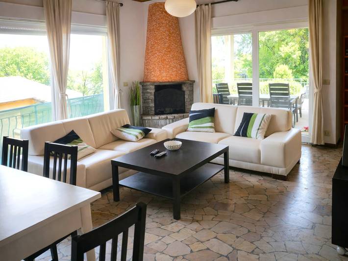 Ferienhaus für 4 Personen, mit Garten und Pool, kinderfreundlich in Brezzo di Bedero - 2