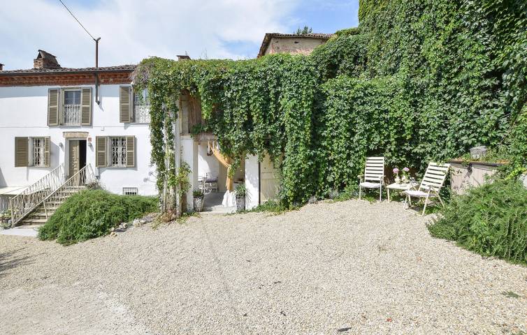 Montemagno Apartamento Jardín con Piscina in Castagnole Monferrato, Provincia d'Asti