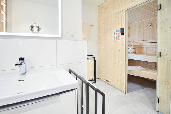 Ganze Wohnung, Ostseehorizont – Penthouse. Sauna. Dachterrasse. in Kellenhusen, Ostholstein