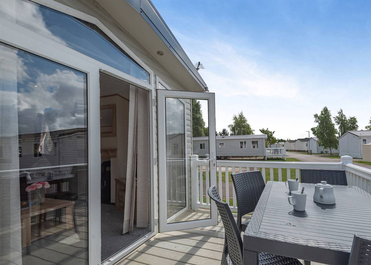 Gold Premium Caravan with parking & decking 4 in Skegness, Lincolnshire