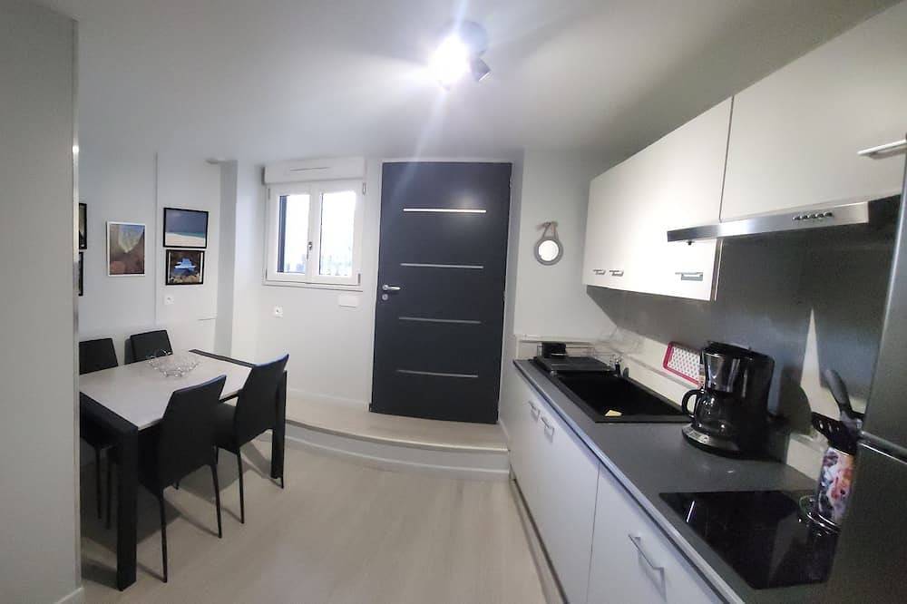 Entire apartment, Apartment sleeps 4 / 6 at the entrance to the gorges du Tarn 2 bedrooms in Paulhe, Parc naturel régional des Grands Causses