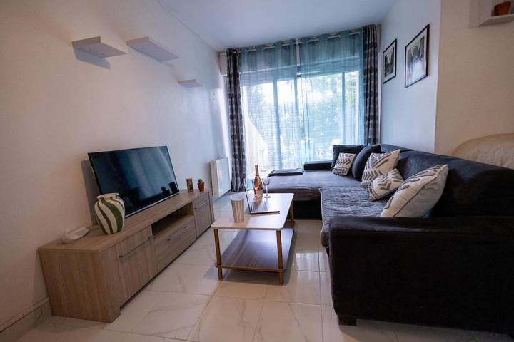 Gîte pour 4 personnes, avec vue ainsi que jardin et terrasse à Boissy-Saint-Léger - 3
