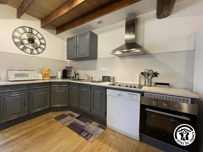 Gîte pour 6 personnes, avec terrasse dans Tignac - 3