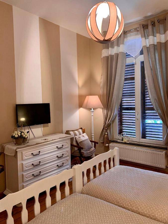Gîte pour 2 personnes, avec terrasse ainsi que jardin et jacuzzi dans Le Cateau-Cambrésis - 4