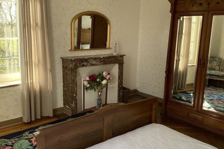 Beautiful old 4 bedroom family house in peaceful and tranquil location in Bazoches-au-Houlme, Argentan und Umgebung