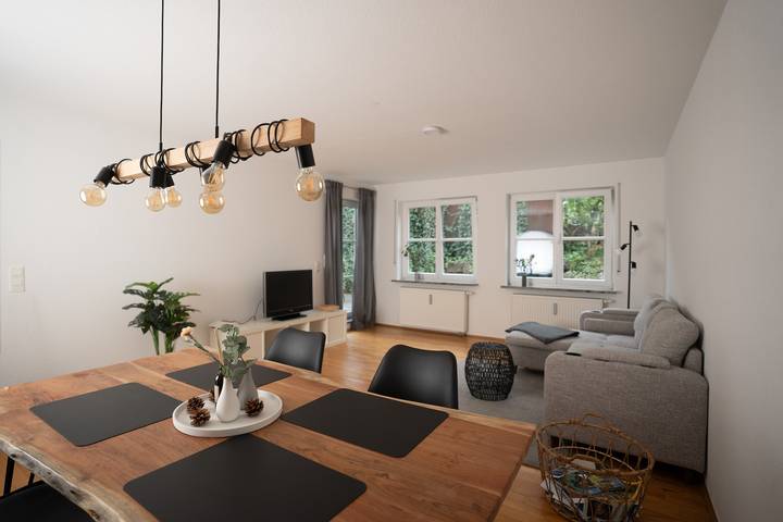 Ganze Wohnung, 'Lo Ferienwohnung' mit Terrasse und Wlan in Friedrichshafen, Region Bodensee-Oberschwaben