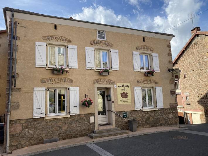 Gîte pour 15 personnes, avec Balcon et Terrasse ainsi que Jardin et Vue