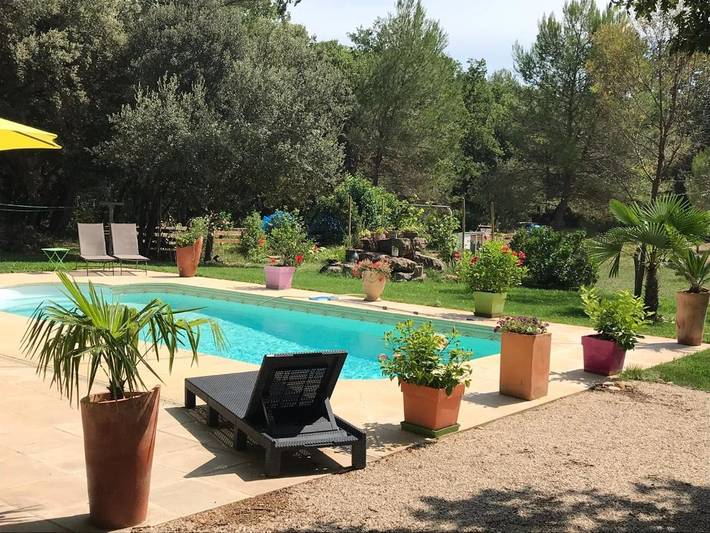 Maison de campagne pour 2 personnes, avec piscine ainsi que jardin et vue à Peyrolles-en-Provence