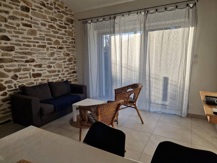 Holiday Home 'L'ô'thentique' with Private Terrace, Wi-Fi and Air Conditioning in Frossay in Frossay, Loiredalen