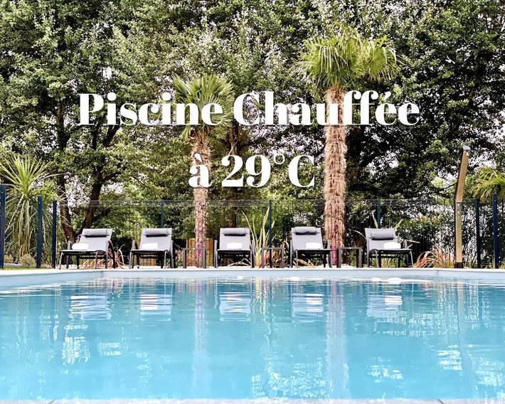 Hôtel pour 2 personnes, avec Terrasse ainsi que Jardin et Piscine