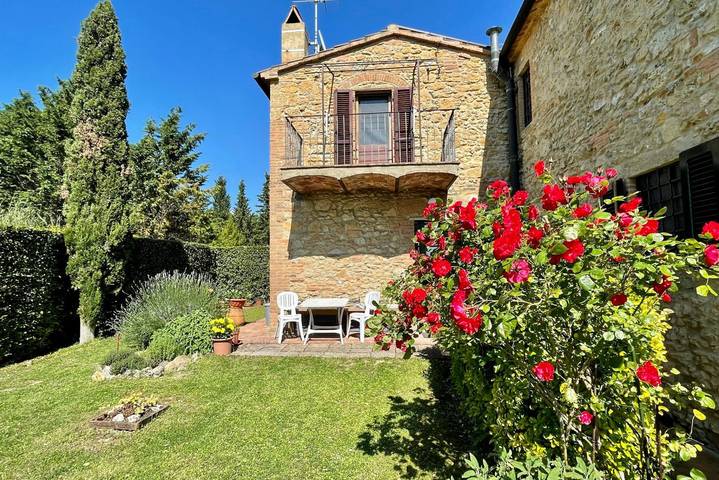 Ferienwohnung für 4 Personen, mit Meerblick und Garten in Guardistallo