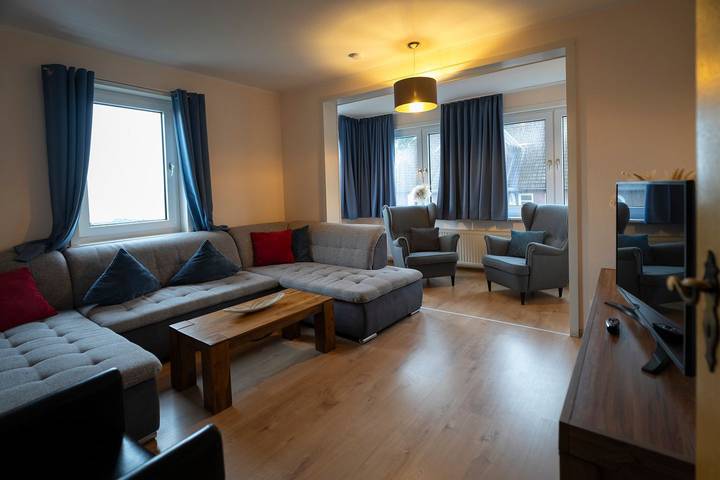 Ferienhaus für 21 Personen, mit Garten und Ausblick sowie Sauna, mit Haustier