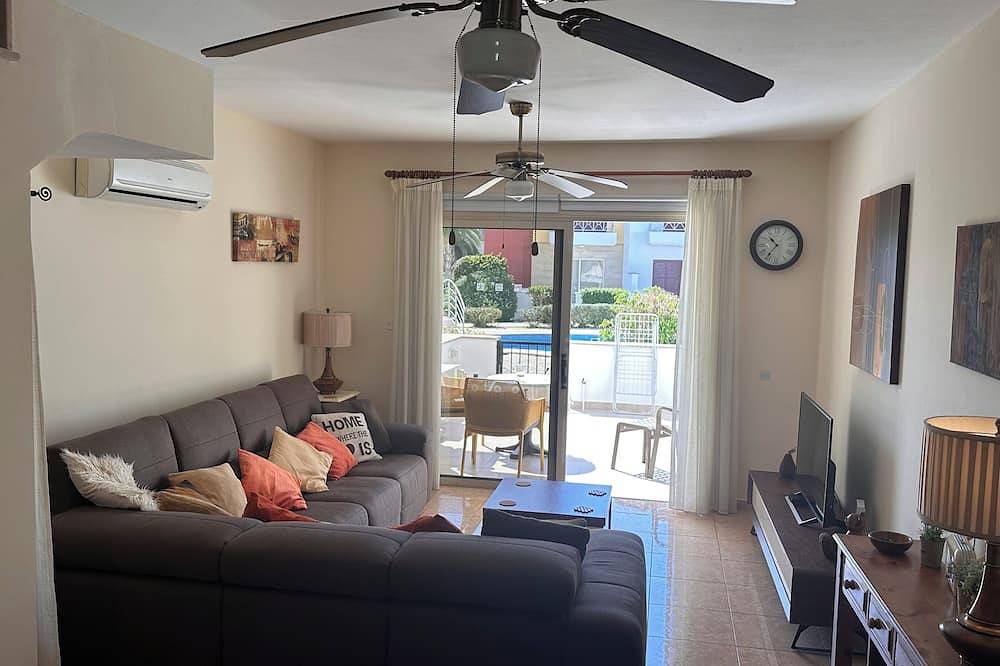 Beautiful Holiday Villa With Pool In Tombs Of The Kings Area . Sleeps 4 . in Paphos, South Cyprus
