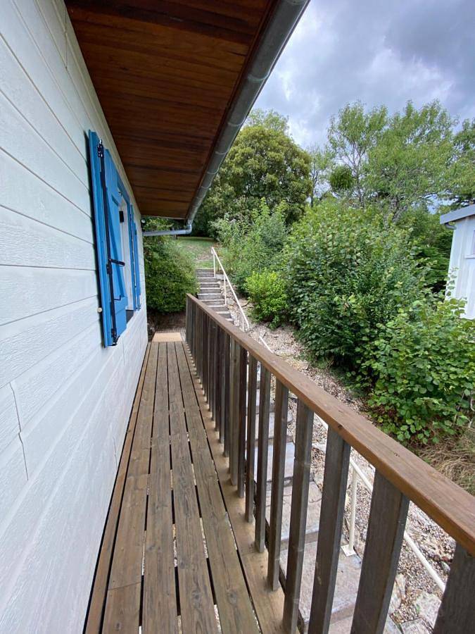 Gîte pour 3 personnes, avec jardin ainsi que vue et vue sur le lac dans Lac de la Liez - 3