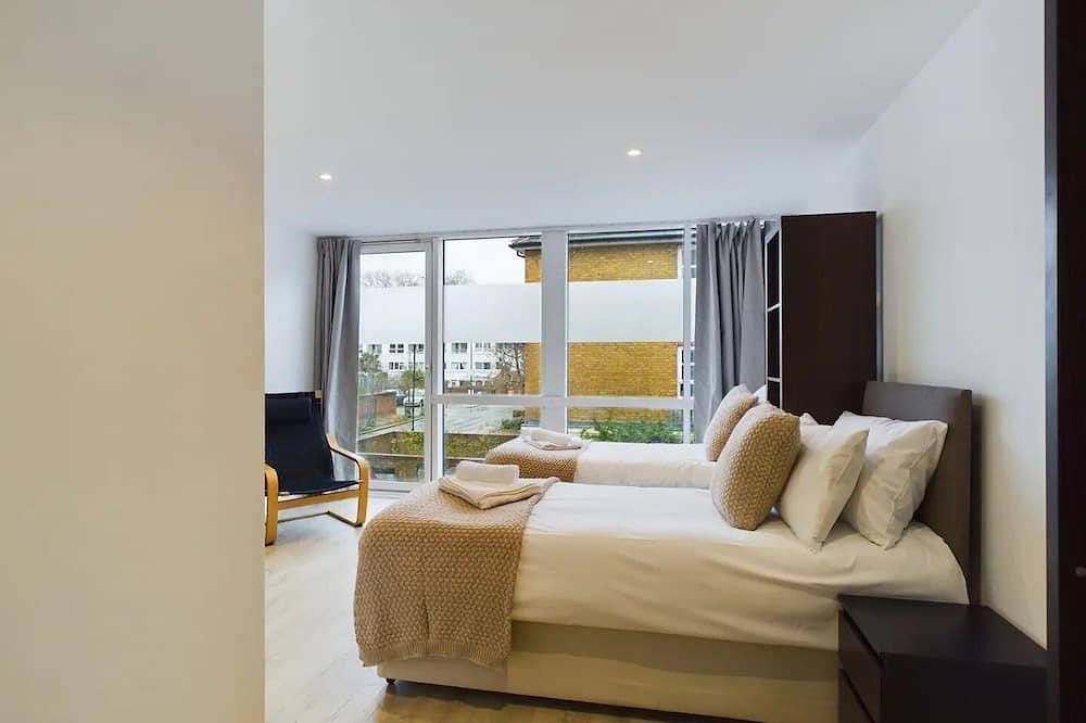 Apartment for 9 People in Tower Hamlets, London