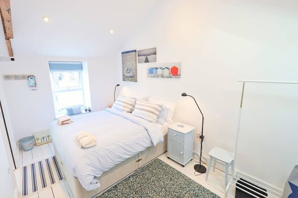 The Strand Summary:<br>T in Shaldon, Devon
