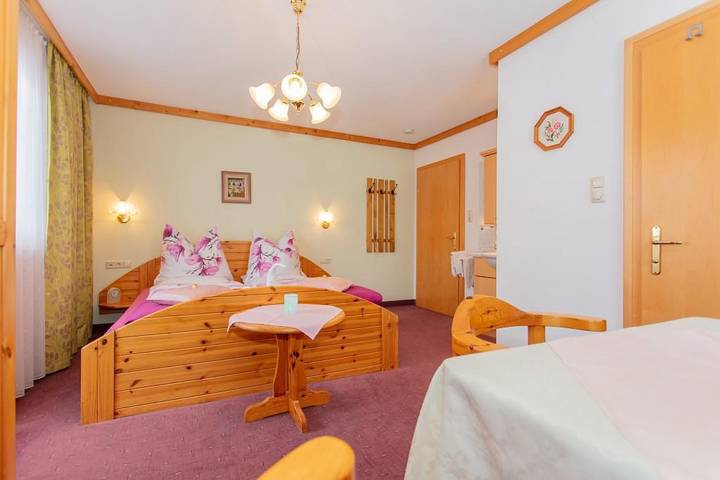 Ganze Ferienwohnung, Bergblick 1 - 2 Schlafräume/Dusche, Wc in Hohe Tauern, Rauris