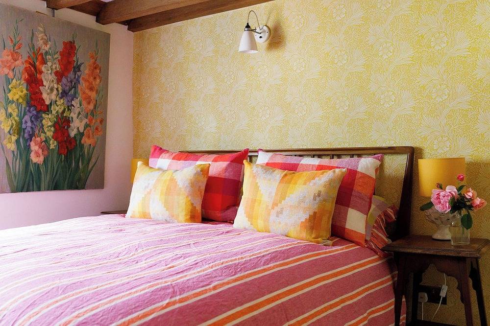 This townhouse is a 2 bedroom(s), 1.5 bathrooms, located in Arundel, West Sussex in Arundel, South Downs