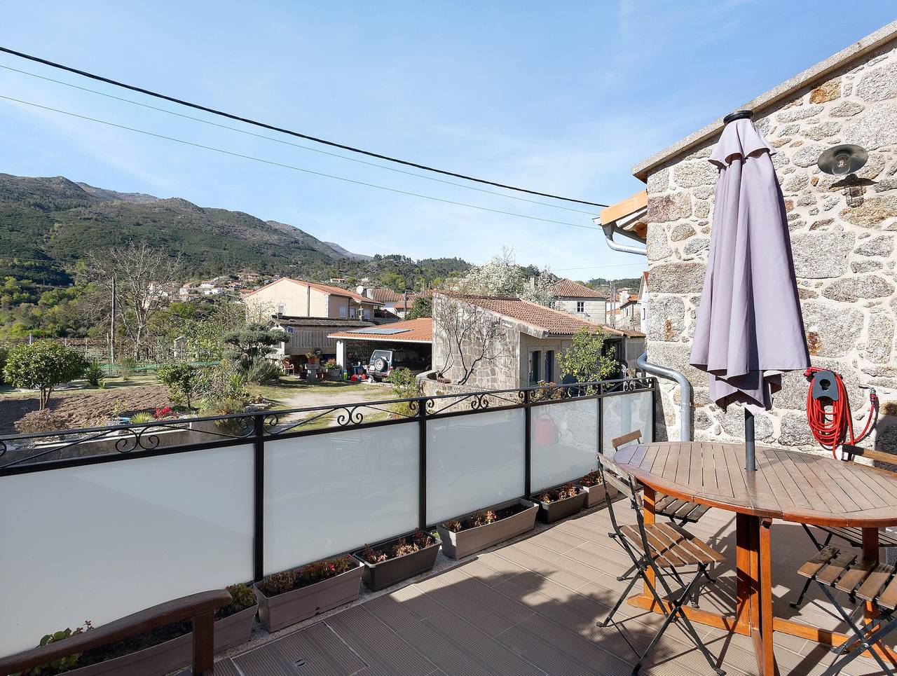 Ferienhaus 'Vinha Da Touça T1' mit Bergblick, Wlan und Klimaanlage in Soajo, Gerês