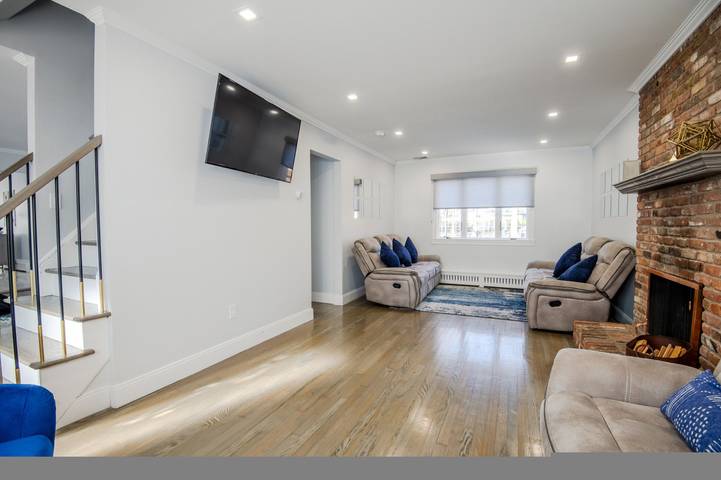 Vacation rental for 12 people, with yard and balcony, kid friendly in Rockland County