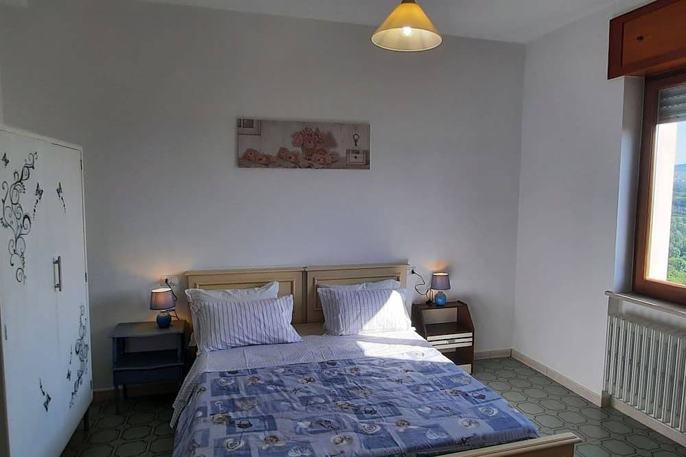 Entire apartment, Lovely apartment for 5 guests with balcony and pets allowed in Ortona (Municipality), Chieti Province