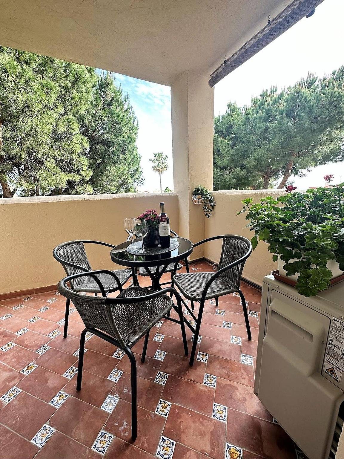 Apartamento entero, Apartamento 'Caronte In Riviera' con vistas al mar, Wi-Fi y aire acondicionado in La Cala de Mijas, Mijas