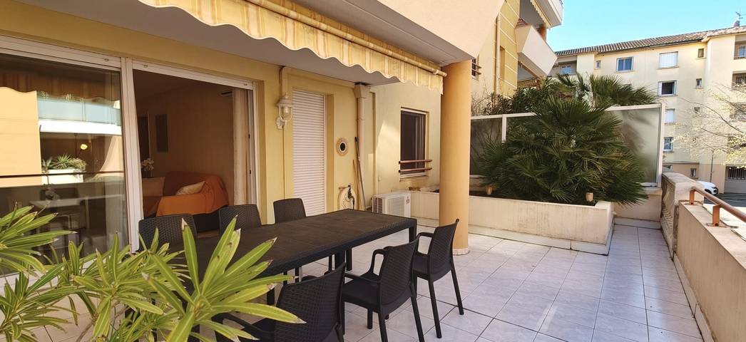 Gîte pour 4 personnes, avec balcon, adapté aux familles dans Vieux Port (Saint-Raphaël)