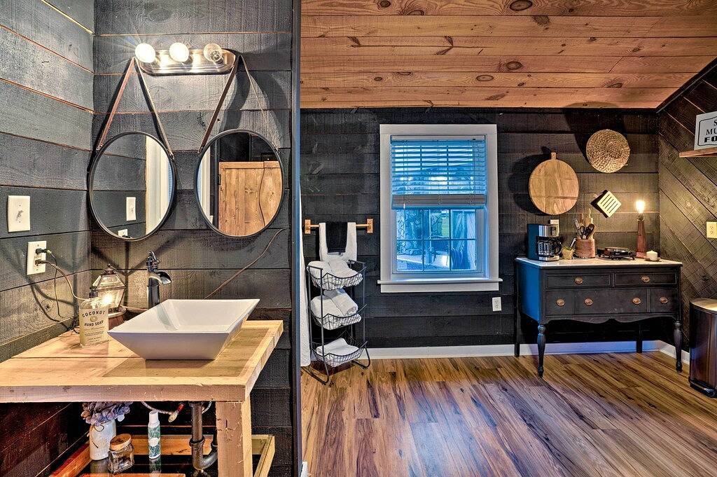 Ganze Wohnung, Country-Chic Studio w/ Pool + Stable Access! in Union County (NC)