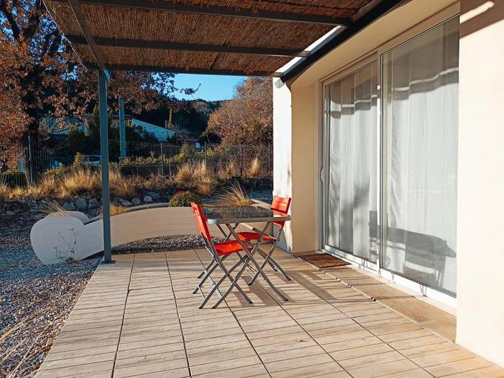 Gîte pour 2 personnes, avec vue et jardin à Peyruis - 2