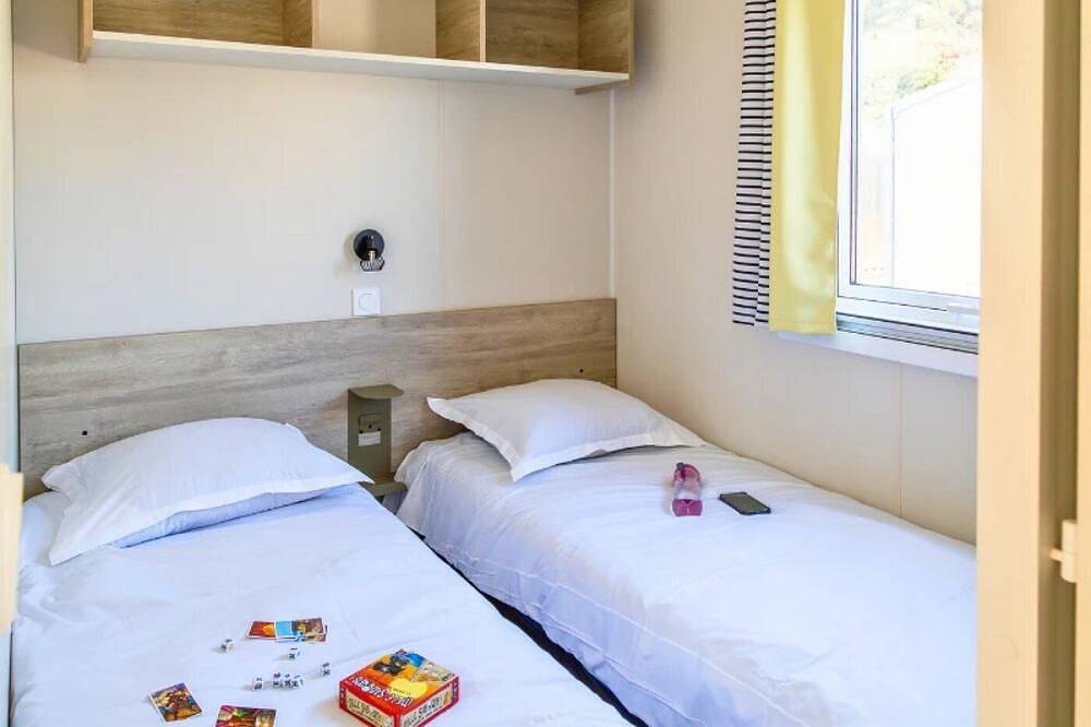 Zecamping 3* piscine chauffée pet friendly locatif Tv Lv Bbq 31m2 in Martigues, Côte méditerranéenne (France)