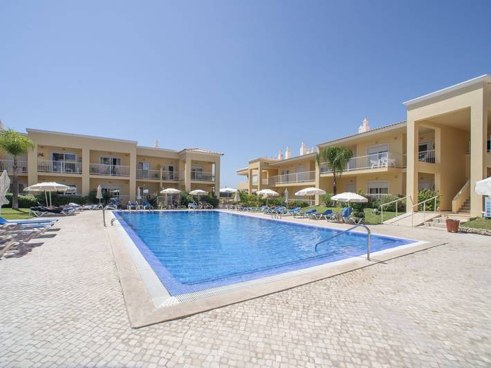 Casa de férias para 2 pessoas, com terraço e piscina infantil em Guia