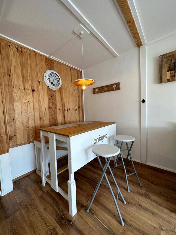 Gîte pour 2 personnes, avec bassin pour enfant et piscine à Métabief - 3